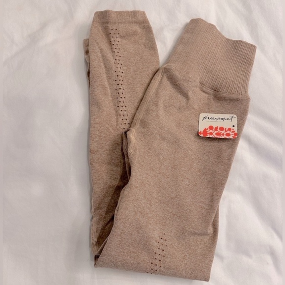 Free people movement good karma legging NWT - Picture 5 of 10